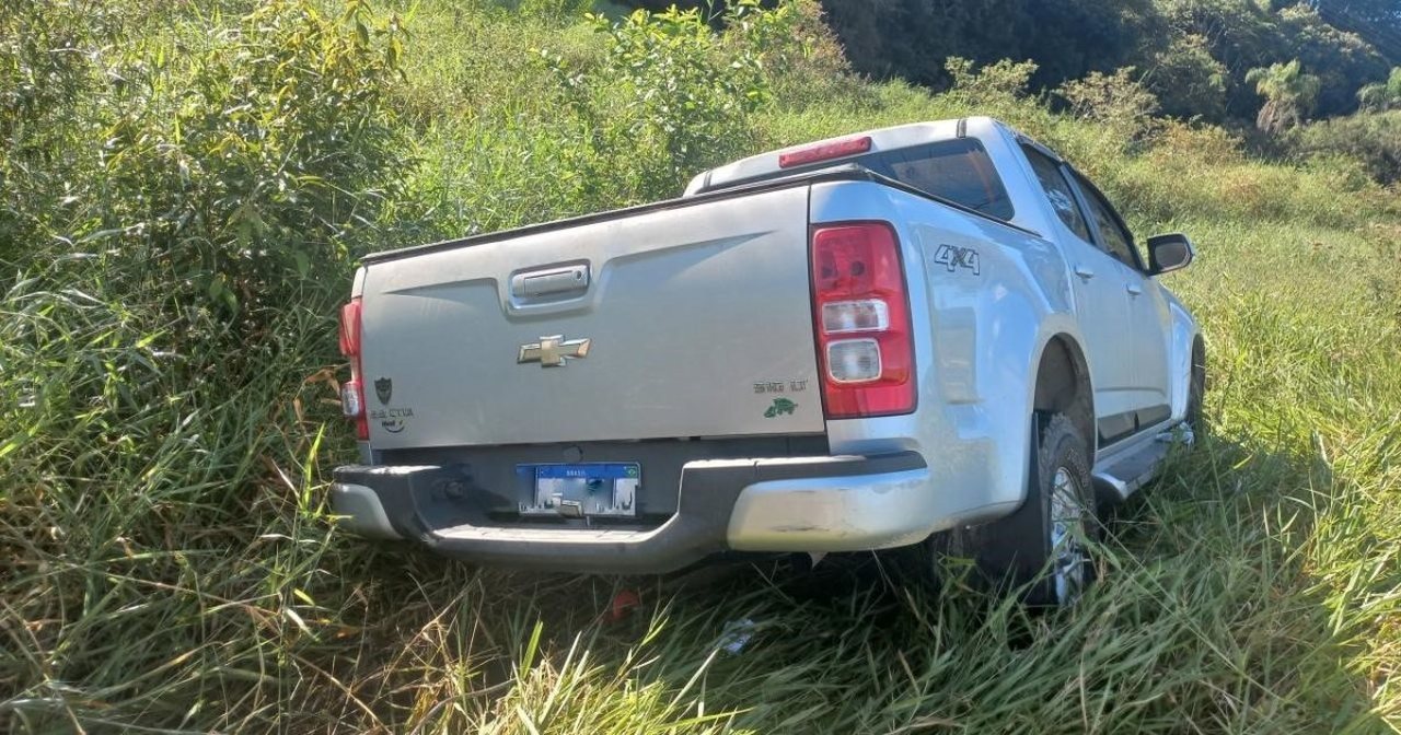 Carro Sai Da Pista Na Sc Em Canelinha Motorista N O Estava No Local