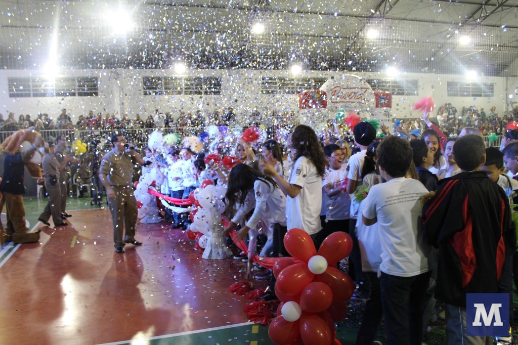 Mais 243 crianças fazem curso sobre os perigos das drogas