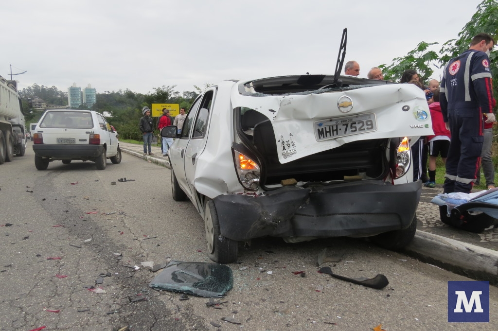 Acidente na avenida Beira Rio