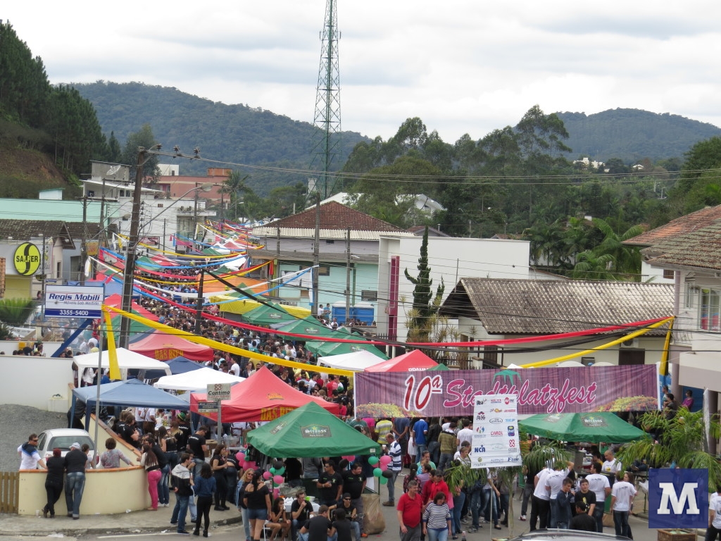 Stadtplatzfest reuniu cinco mil pessoas