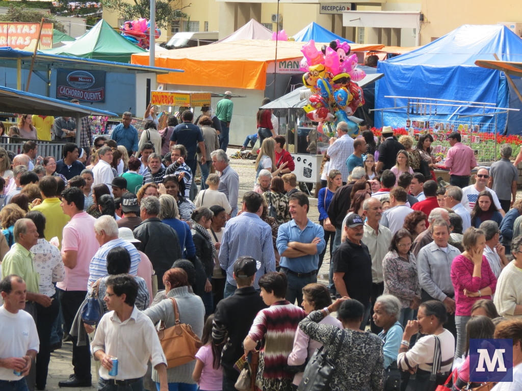 Sol ilumina domingo de festa de Azambuja