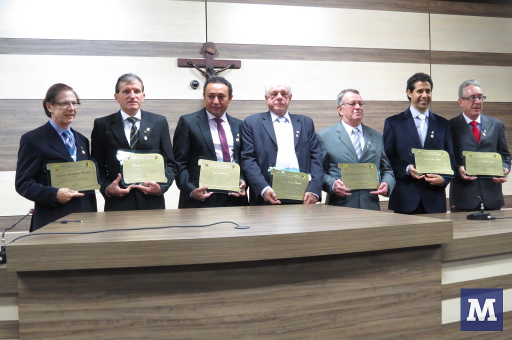 Brusquenses de coração são homenageados na Câmara
