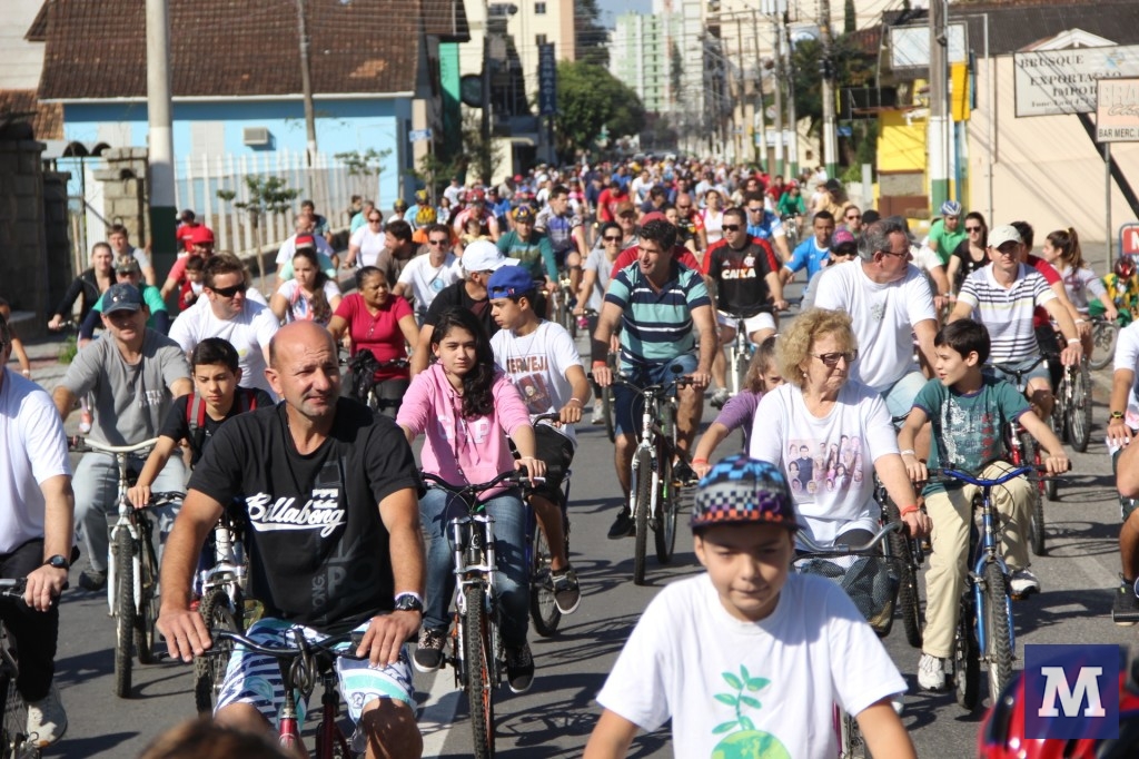 Passeio Ciclístico reúne mais de 500 brusquenses
