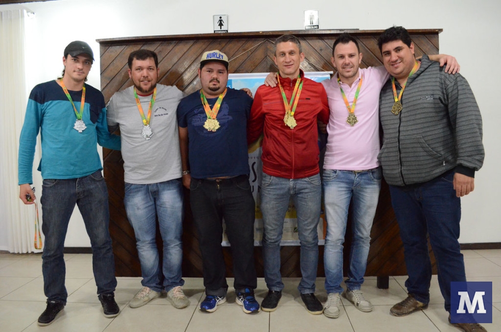 Poço Fundo é ouro no truco masculino