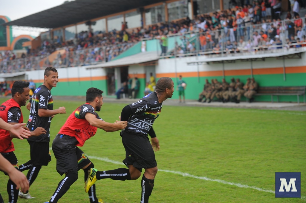 Veja galeria de fotos do primeiro jogo da decisão da Série B do Catarinão