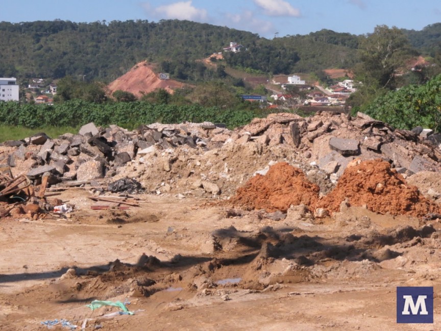 Samae faz descarte de entulhos irregular novamente