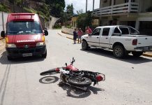 Motociclista é encaminhado ao hospital com várias fraturas após acidente no bairro Souza Cruz