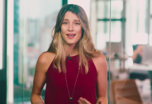 Conheça Bettina, timboense formada pela Furb que viralizou após propaganda no Youtube