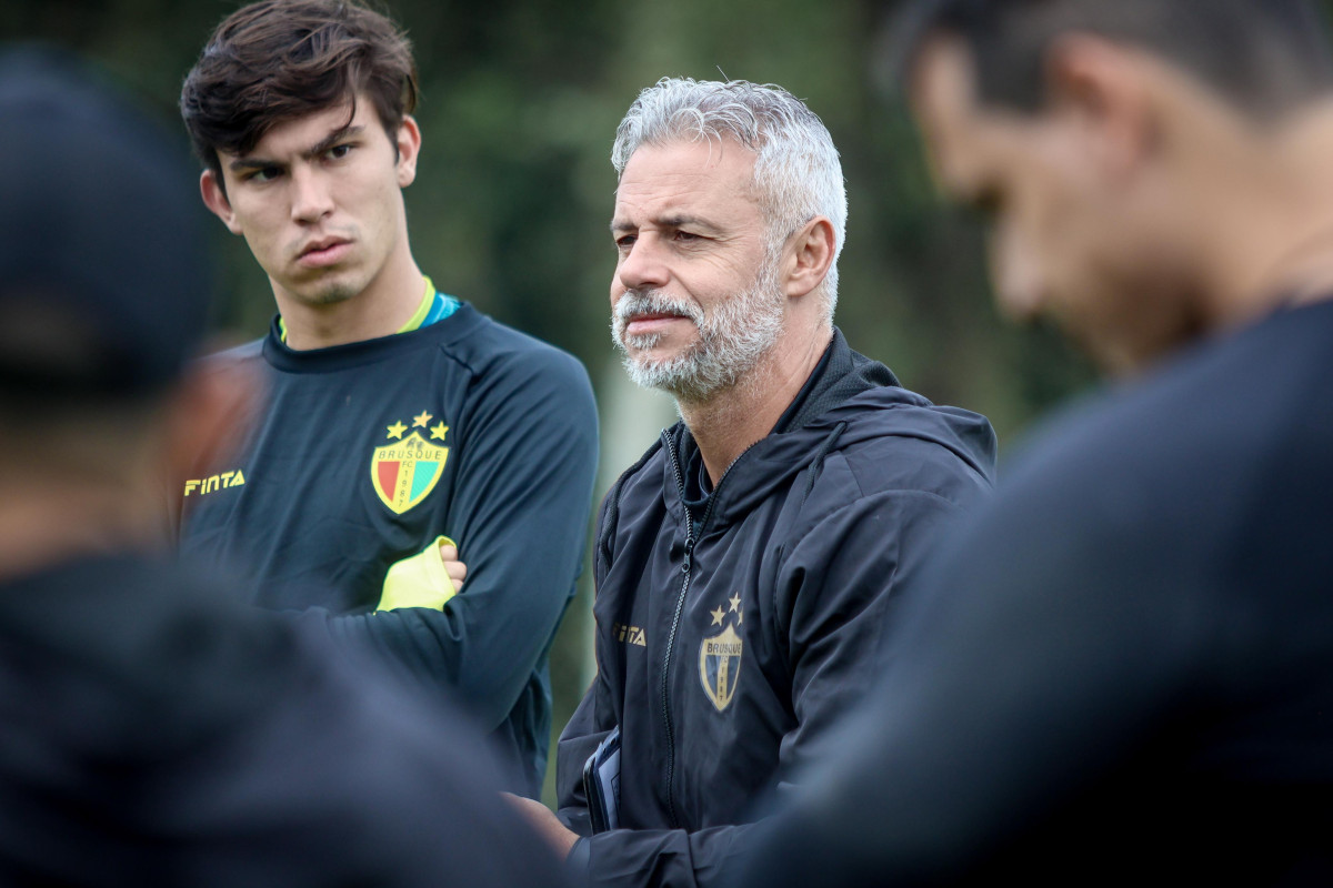 Brusque treino América Steffen