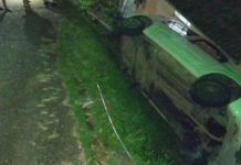 Jovem fica encarcerado após capotar carro em Guabiruba