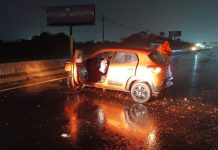 Homem bate em barreira na rodovia Antônio Heil após veículo aquaplanar Antônio Heil