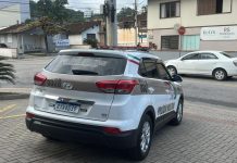 Mulher fica gravemente ferida após acidente entre moto e caminhão no Santa Terezinha, em Brusque Brusque