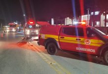 Jovem motociclista fica ferido após colisão com carro em Gaspar Jovem motociclista fica ferido após colisão com carro em Gaspar