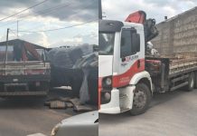 Sacos de cimento são espalhados pela rodovia Antônio Heil após acidente entre caminhões em Brusque Cimento