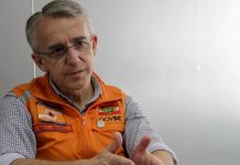 Secretário de Defesa Civil de SC esclarece dúvidas de moradores sobre a obra da barragem de Botuverá