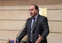 Carlos Bolsonaro garante que fará dobradinha com Carol de Toni para o Senado em SC