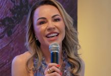 GALERIA – Nadine Vandresen comemora aniversário e faz lançamento durante festa: “Ciência aplicada à vida real”
