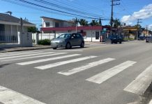 Mulher é atropelada por carro na faixa de pedestres no Santa Terezinha, em Brusque Santa Terezinha