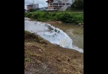 VÍDEO – Situação recorrente: espuma branca volta a aparecer no rio Itajaí-Mirim, em Brusque rio Itajaí-Mirim