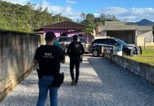 Polícia Civil realiza operação contra estelionato e lavagem de dinheiro em Guabiruba