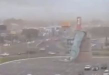 VÍDEO – Fortes ventos derrubam estátua da liberdade da Havan em cidade gaúcha Havan