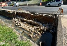 Vala cede em trecho da avenida Primeiro de Maio