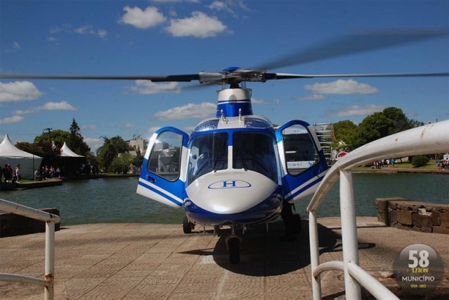 Helicóptero Havan sobrevoa Brusque em promoção de aniversário do município