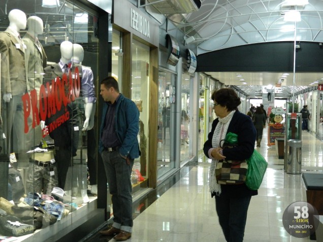 As promoções de inverno já começaram e atraem consumidores 