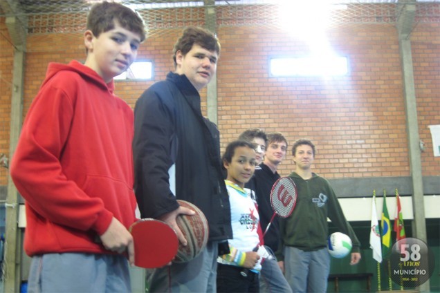 Alunos da Escola Gregórios Locks, no Dom Joaquim, durante as olimpíadas internas