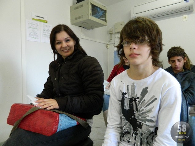 Gissele e o filho Victor Gabriel: a primeira via da identidade dele foi gratuita