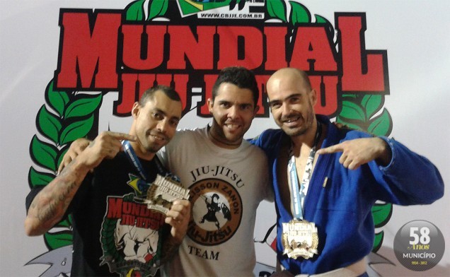 Franco, Alisson e Pedro Correa, no mundial de Jiu Jitsu, em São Paulo