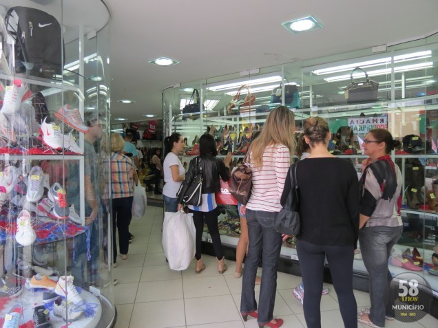Consumidores em busca pelo presente do paizão