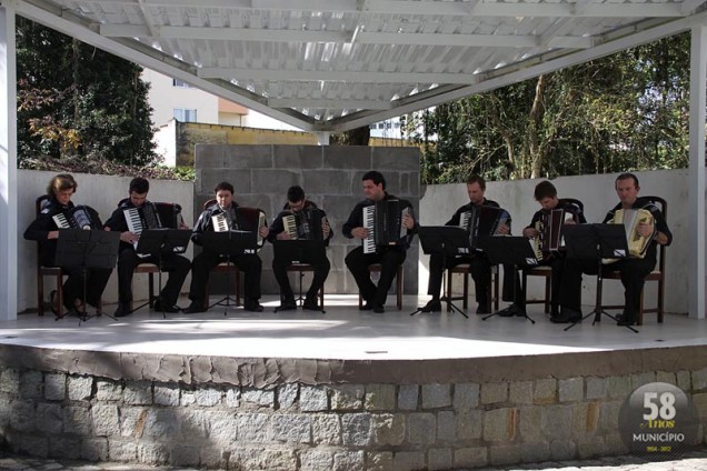Grupo brusquense também participará da Orquestra Mundial de Acordeon