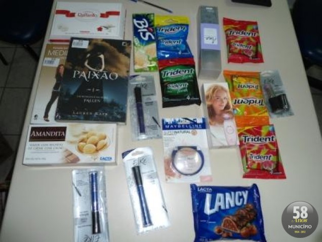 Mercadorias apreendidas com a adolescente foram furtadas do Hipermercado BIG e do Lojão do Abreu