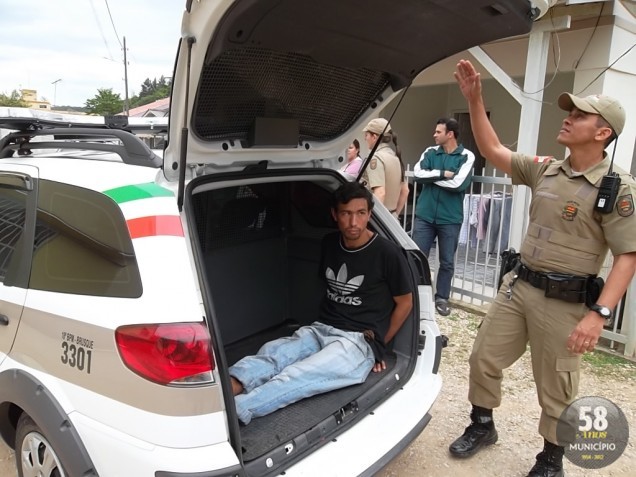 Edson da Silva, 25 anos, teria furtado uma motocicleta e foi reconhecido por uma testemunha