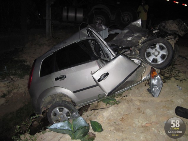 Acidente entre carro e caminhão termina com morte em Nova Trento