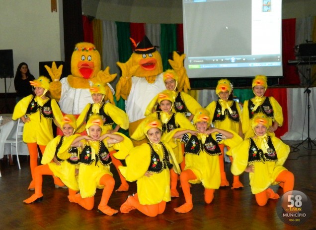 Durante a solenidade, a família de marrecos da Fenarreco esteve presente
