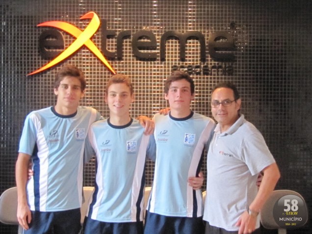 Rafael Souza, Lucas Venzon, Vitor Pavesi e o técnico Bay