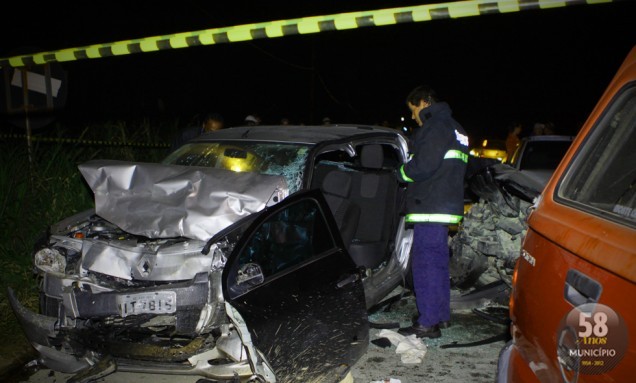 Três pessoas morreram neste acidente e outras duas ficaram feridas