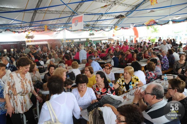 Cerca de três mil pessoas participaram da Tarde da Terceira Idade