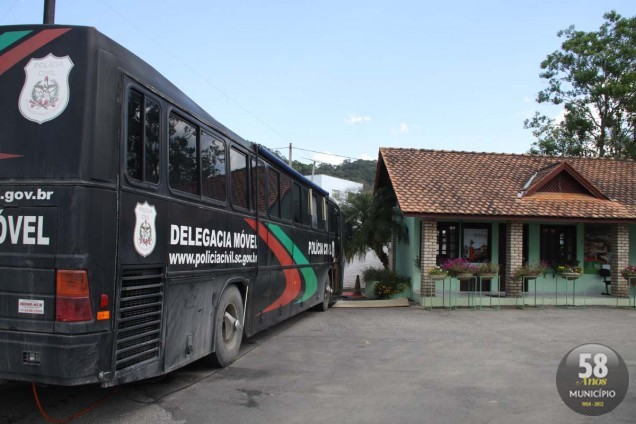 Delegacia Móvel da Polícia Civil funciona durante toda a festa para atender qualquer ocorrência
