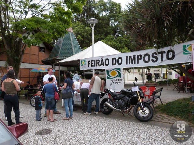 Feirão do Imposto promovido pela Acibr Jovem na Praça Barão de Schneeburg