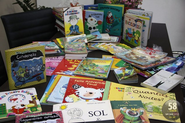 Entre os títulos arrecadados estão clássicos como 'Cinderela' e 'Chapeuzinho Vermelho', além de obras nacionais consagradas como 'O Menino Maluquinho'