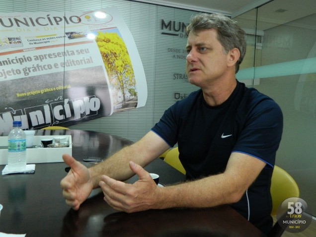 Na entrevista, Gevaerd defendeu a importância do envolvimento das pessoas nos assuntos da comunidade