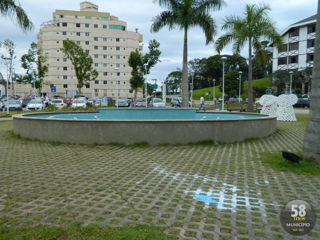 Foi jogado sabão em pó no local e chafariz foi esvaziado