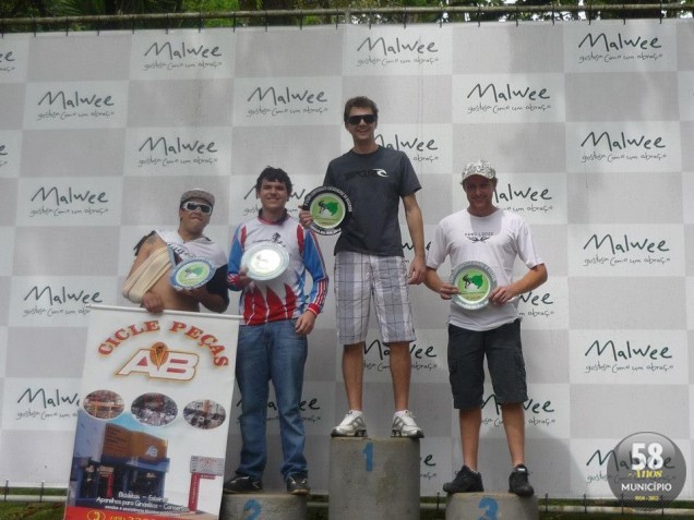 Joilson Rafael Erthal, 21 anos, conquistou o primeiro lugar no Campeonato Catarinense de Bicicross na categoria Cruizer 17/24