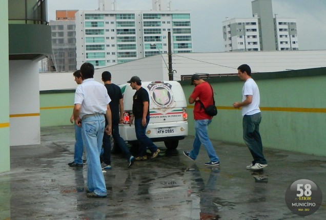 O homem foi encontrado sem vida na garagem do edifício