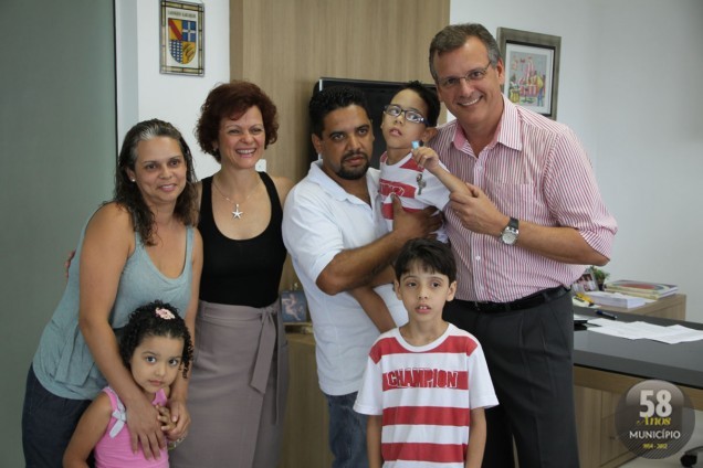 Foram entregues oito chaves de apartamentos do Residencial Minha Casa Minha Vida