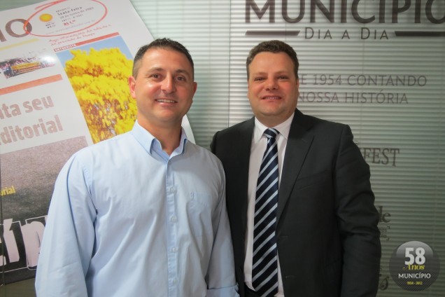 Paulo Cesar Piva (esquerda) e Renato Munhoz comandarão a subseção Brusque da OAB pelos próximos três anos