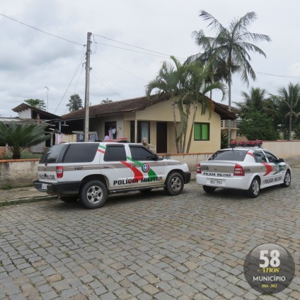 As poucas pessoas que quiseram falar sobre o assunto contaram à reportagem que Pereira não conversava com os vizinhos e, segundo depoimentos, costumava encarar as mulheres que moravam nas redondezas.